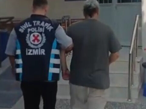 Motosikletliye saldirdi 180 bin liralik oldu ehliyetine el konuldu URgxsakJ
