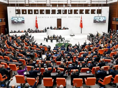 Tbmmde bu hafta gundem yogun cerceve yasa sunulacak ogrenci affi genel kurulda gorusulecek sNmcbm2s